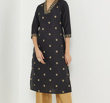 Dressy Embroidered Polyester V-Neck Women's Festive Wear Kurta