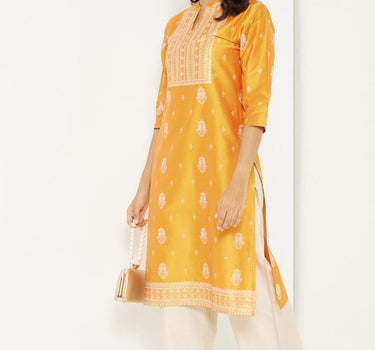 Embroidered Yolk Kurta