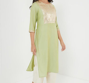 Solid Blended Round Neck Women's Kurta