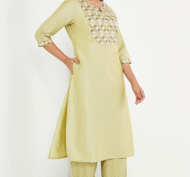 Embellished Blended Round Neck Women's Kurta