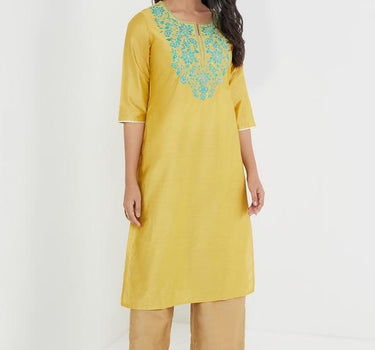 Embroidered Blended Fabric Round Neck Women's Long Kurta