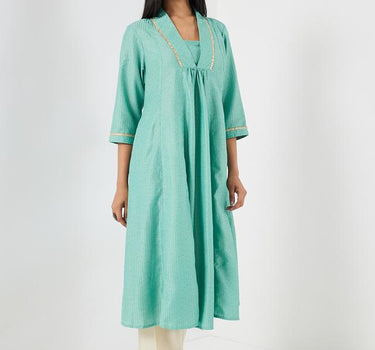 Solid Rayon Collared Women's Kurti